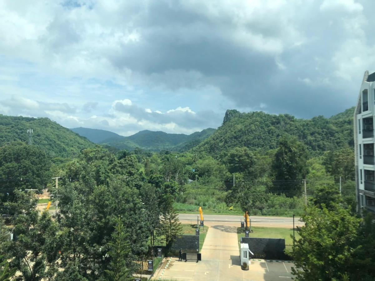 Отель Courtyard Khaoyai Накхонратчасима Экстерьер фото