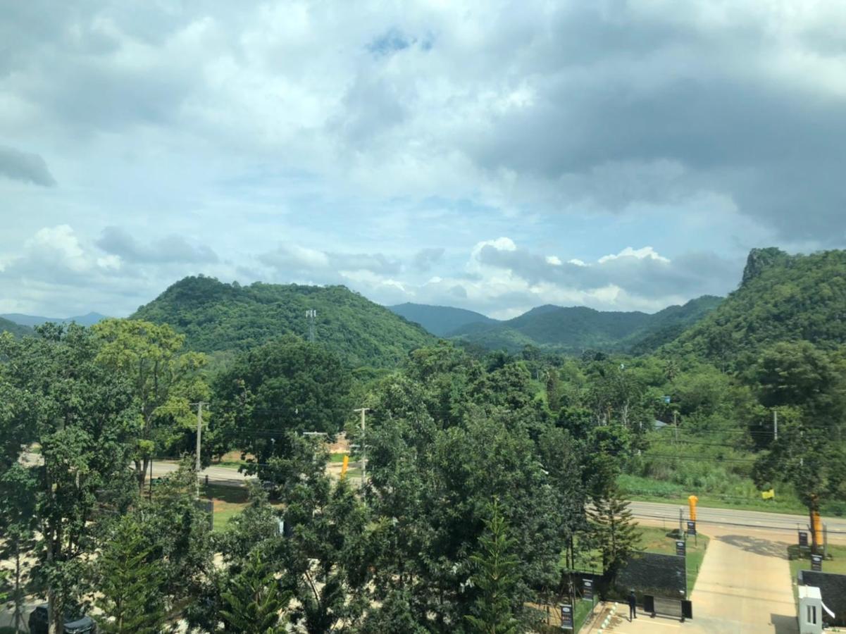 Отель Courtyard Khaoyai Накхонратчасима Экстерьер фото
